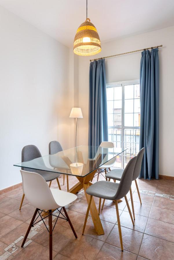 Hsh Suites Triana Sevilla Exterior foto